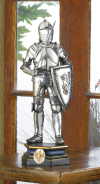 STANDING KNIGHT FIGURINE (ZFL07-38191)